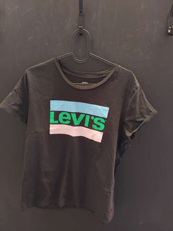 Levis bolur