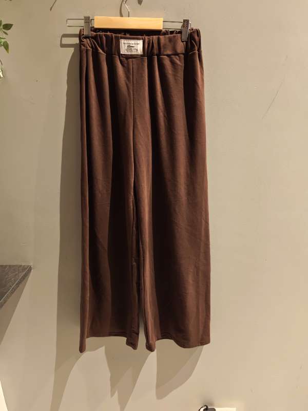 Brúnar buxur