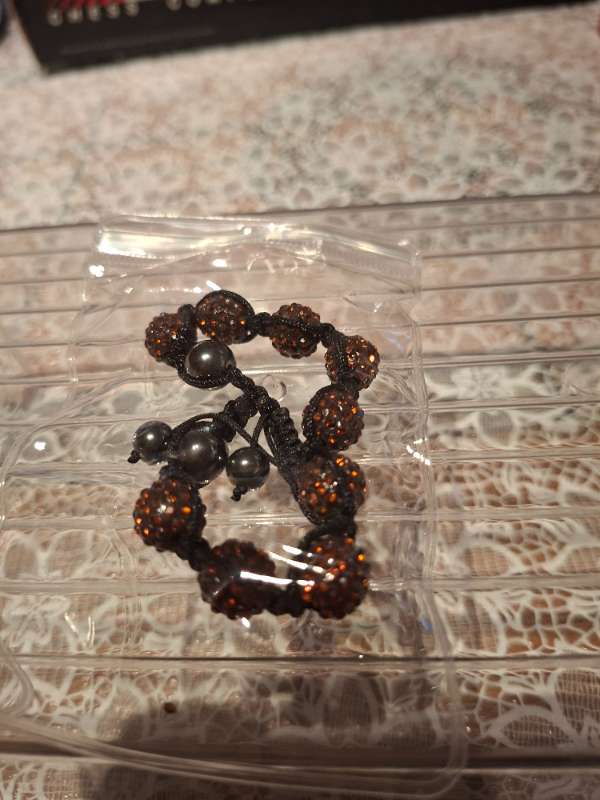 Rautt kúluarmband