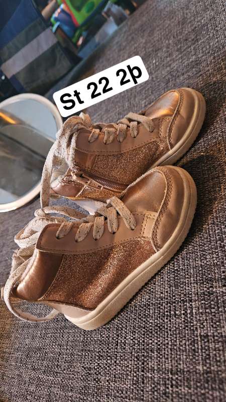 St22 glimmer strigaskór