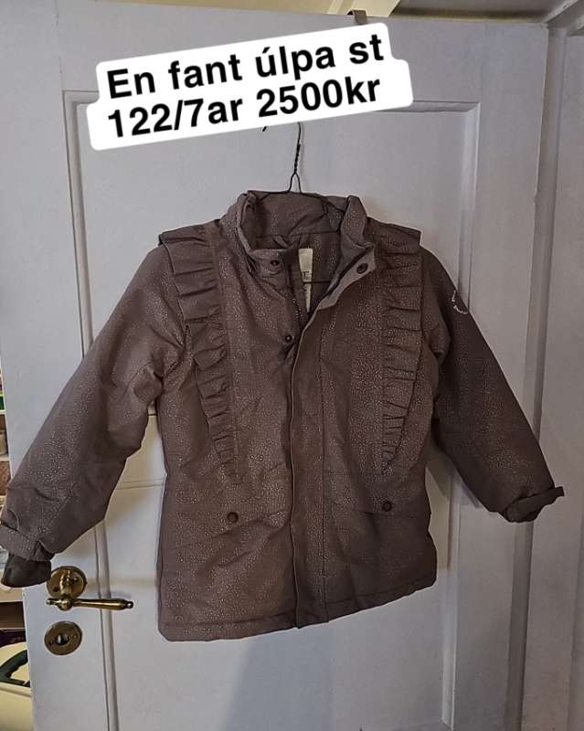 En fant úlpa ljósrú m silfur í st 7ara