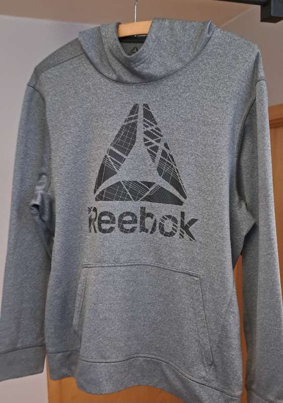 Grá Reebok hettupeysa kk