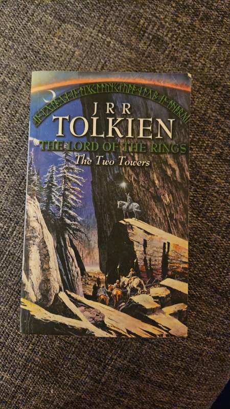 JRR T the two towers bók