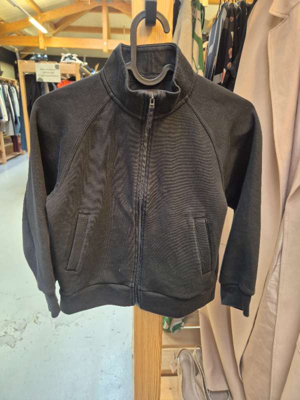 Uniqlo peysa