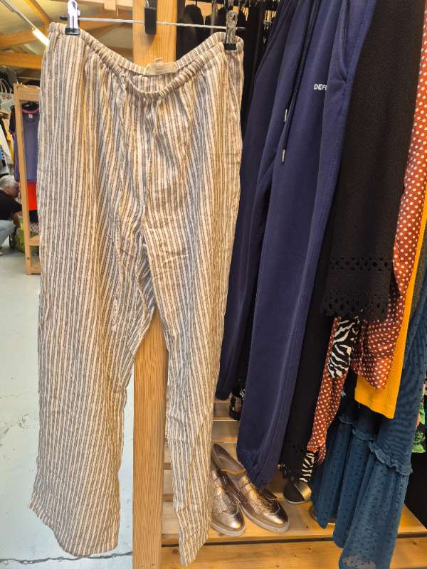Gina tricot linen buxur