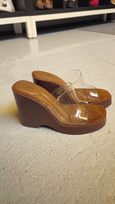 Sandalar