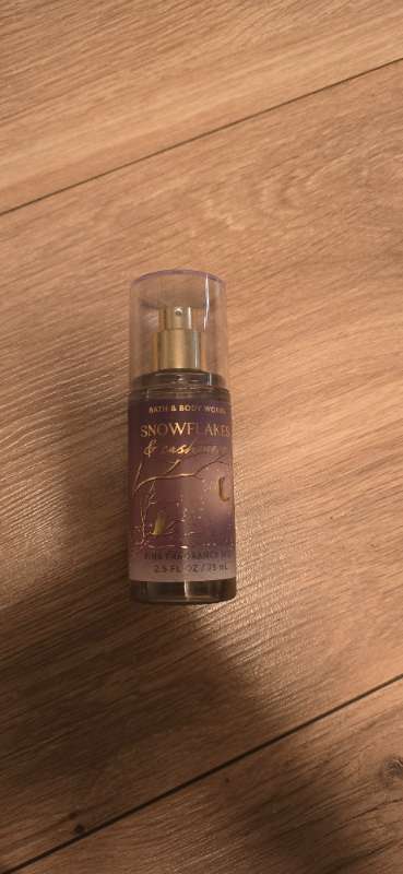 Bath & Bodyworks - Snowflakes