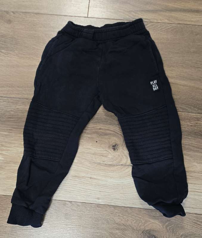 Lindex jogging buxur svartar