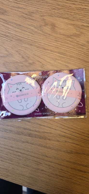 Essence powder puffs