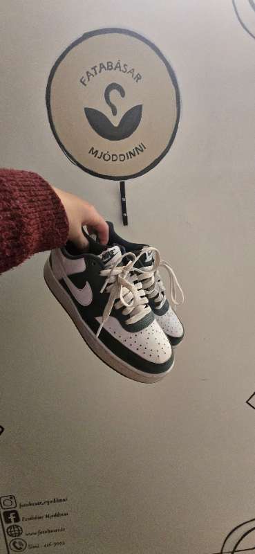 Nike strígaskór