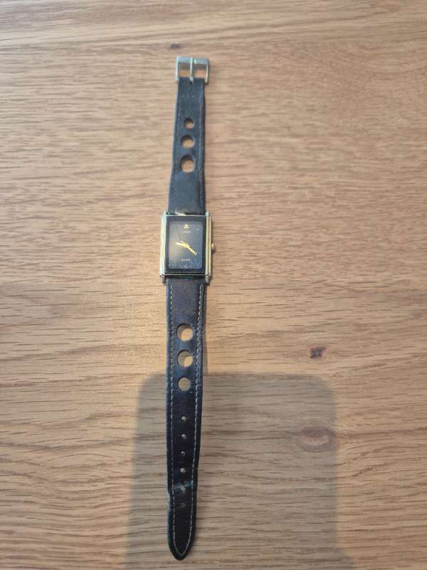 Vintage úr vantar batterí