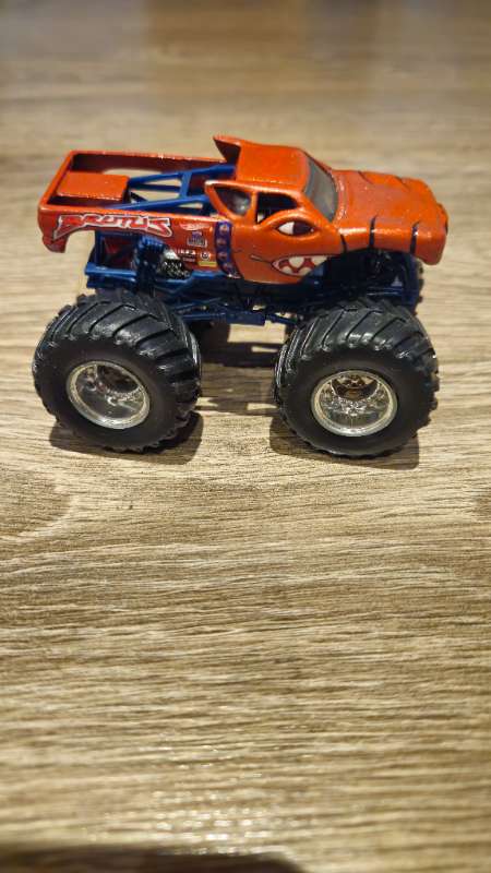 Monster truck bíll refur