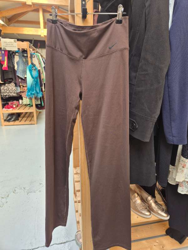 Nike brúnar