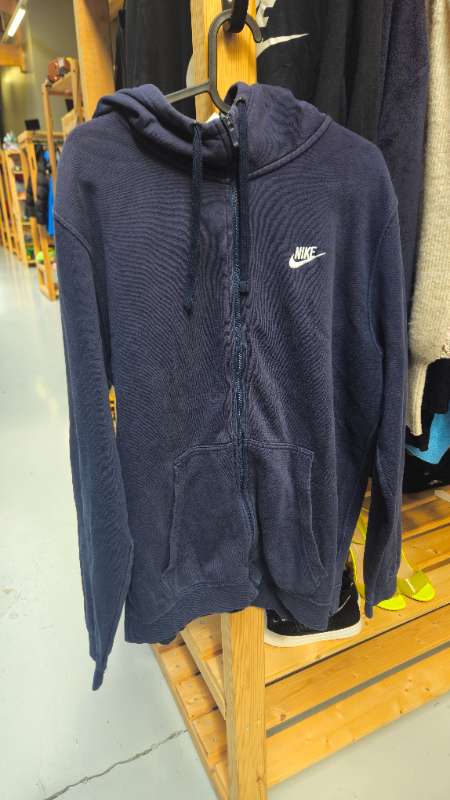 Nike peysa rennd blá