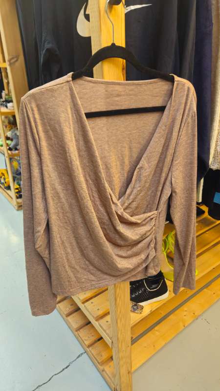 Beige langermabolur