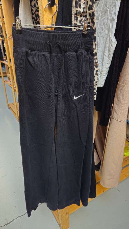 Nike joggingbuxur ath blettir