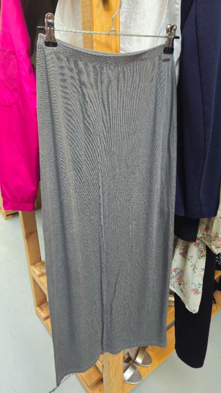 Pils grátt pull&bear