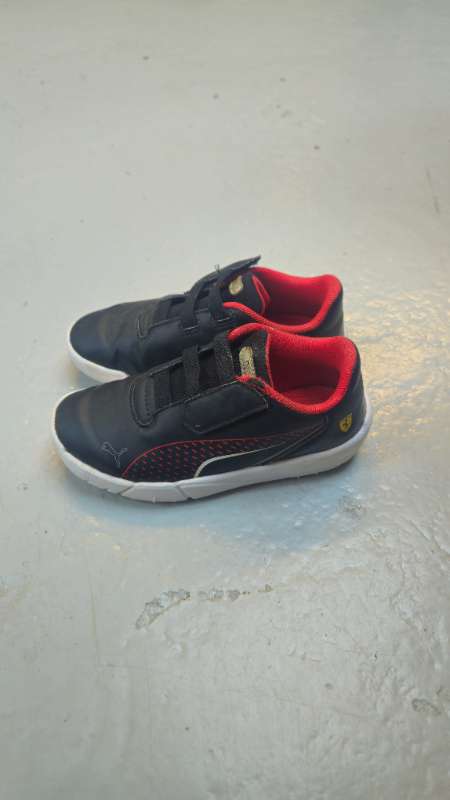 Puma Ferrari skór