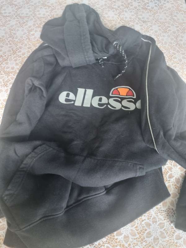 Ellesse hettupeysa