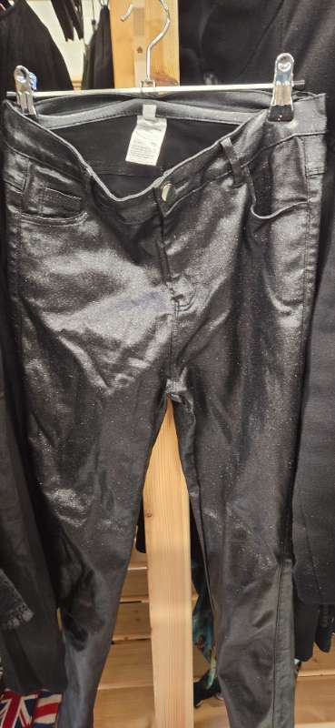 Glitrandi buxur