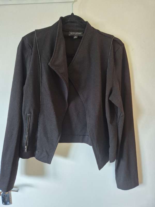 Banana Republic svartur stuttur blazer
