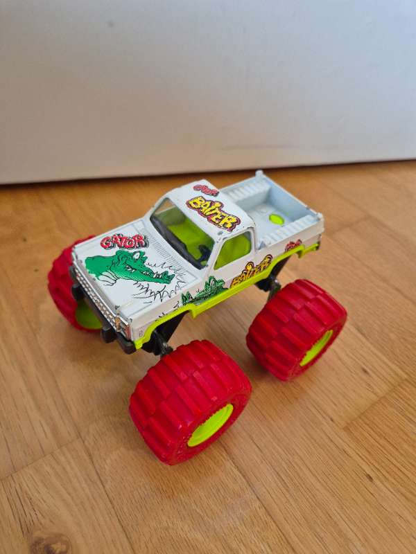 "Monster truck" lítill bíll
