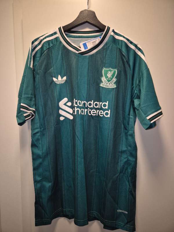 Lfc treyja græn