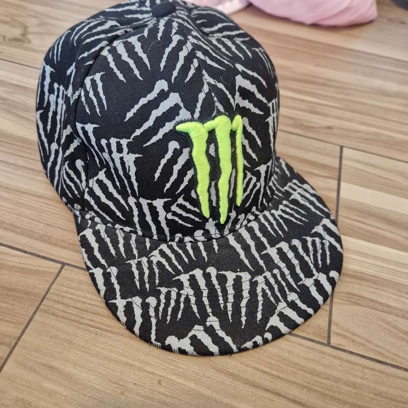 Monster derhúfa