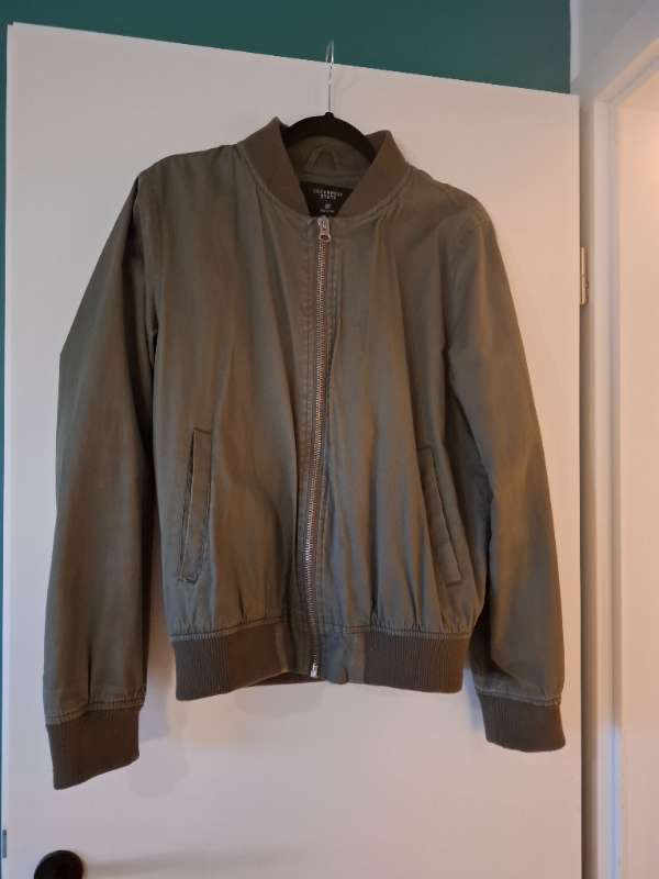 Grænn bomber jakki