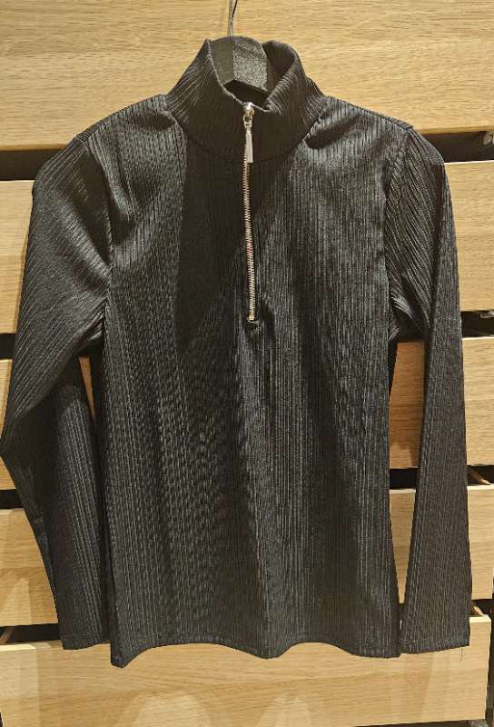 Selected rennd peysa ónotuð