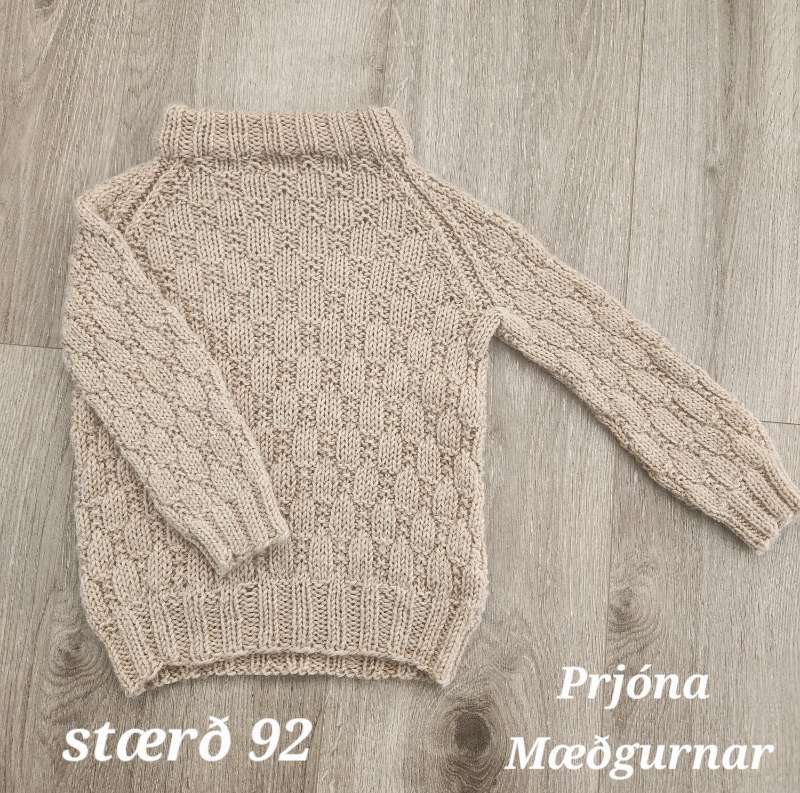 Ljósbrún símunstruð