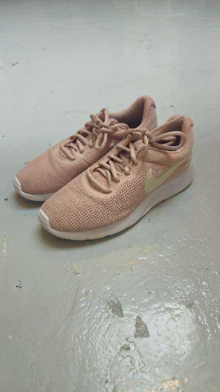 Nike bleikir skór