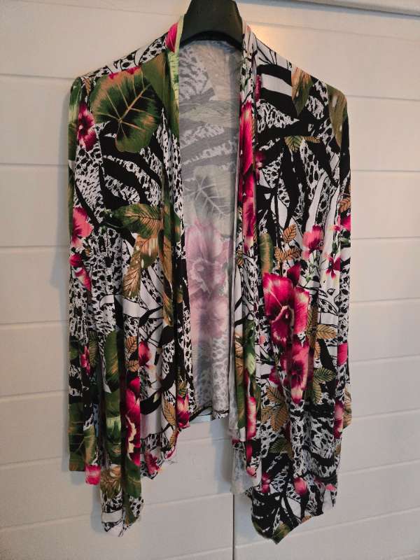 Stór stærð af Marglituð peysa