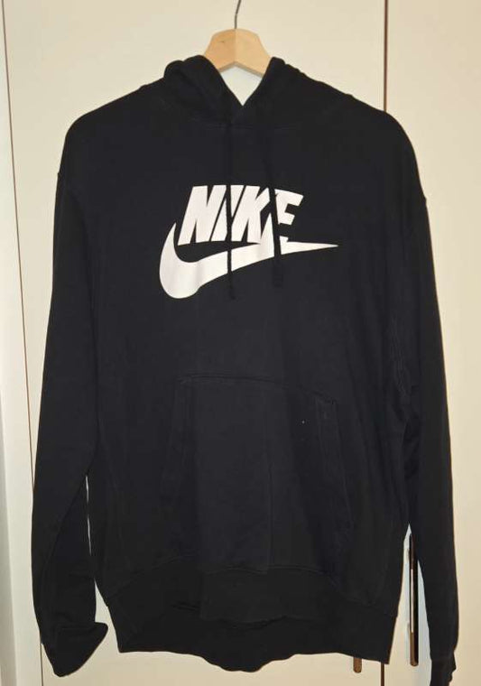 Nike peysa svört