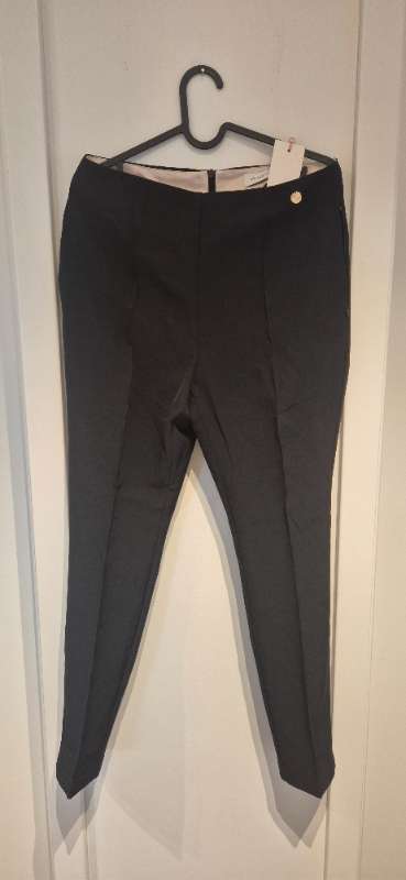 Buxur svartar Motivi