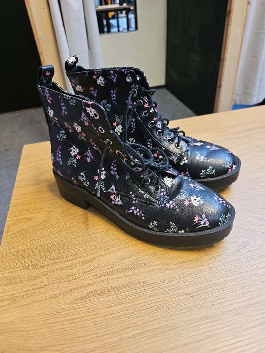 Blóma boots