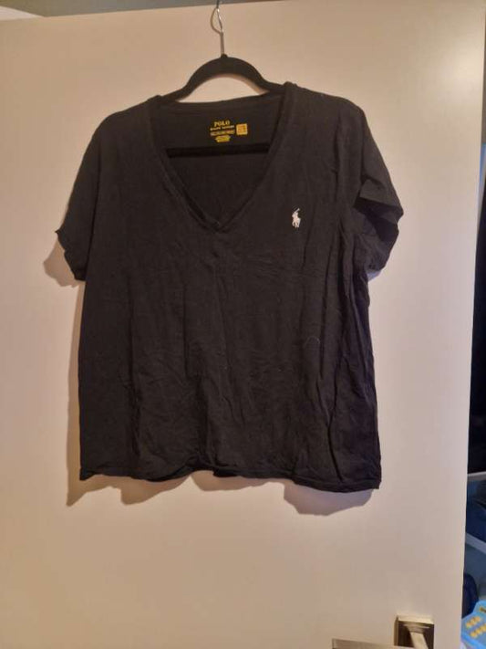 Svartur polo bolur