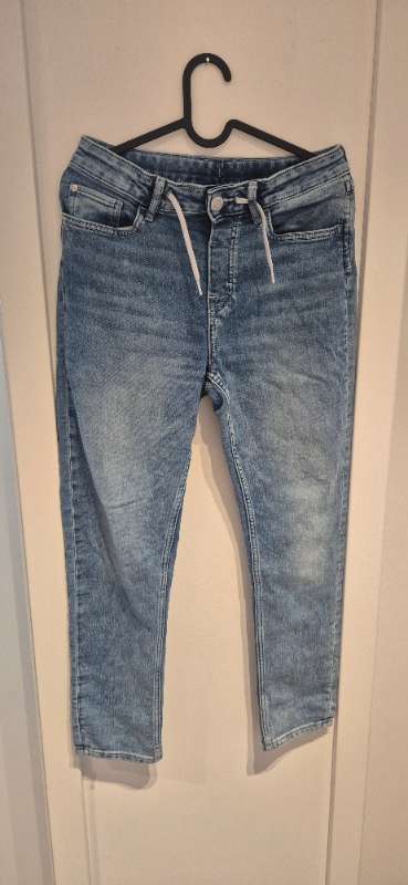 Gallabuxur frá H&M, m.bandi.