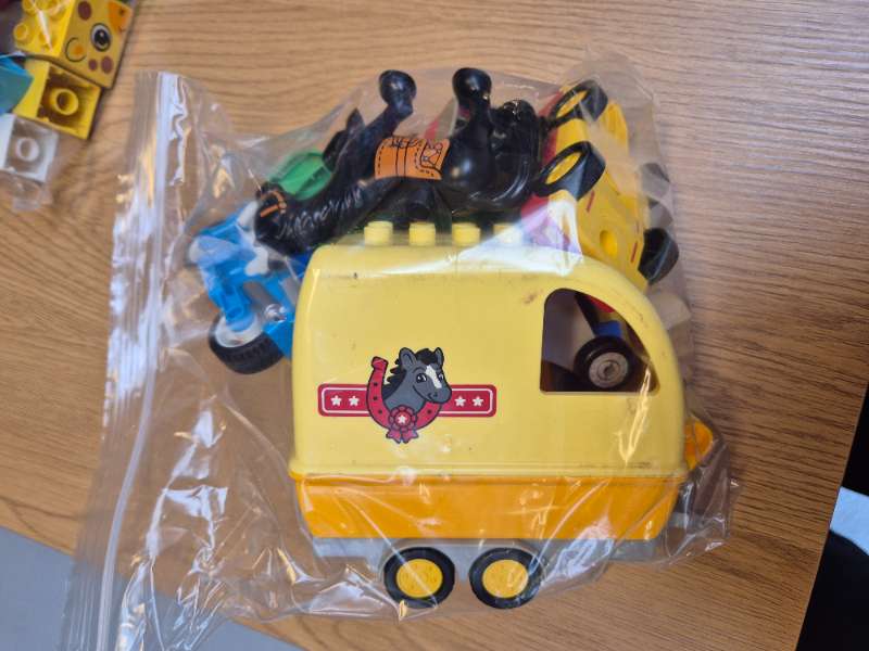 Duplo hestur og flugvel