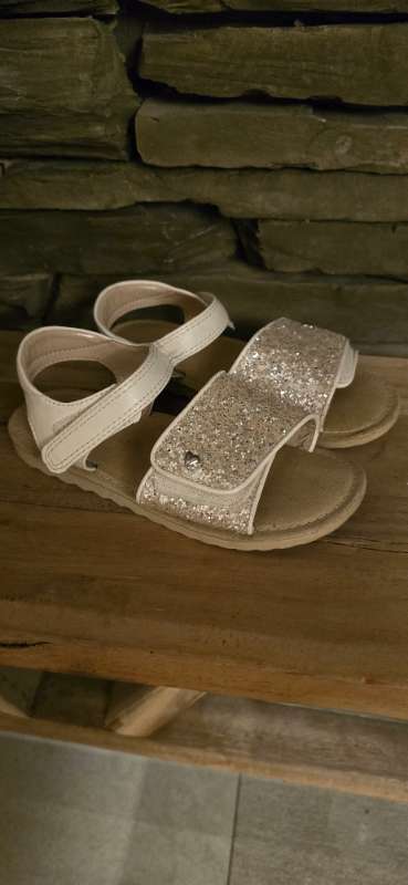 Sandalar glimmer