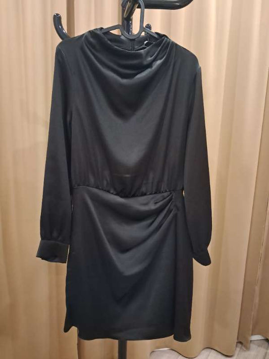 Zara kjóll nýr - st M