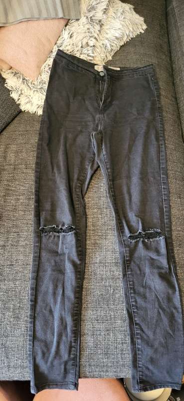 Denim svartar