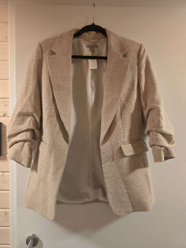 H&M ljós jakki
