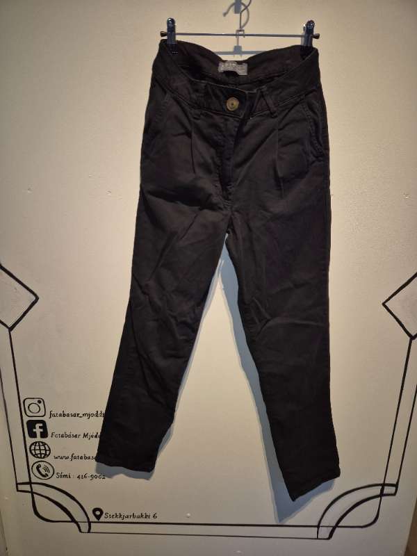 Black trousers