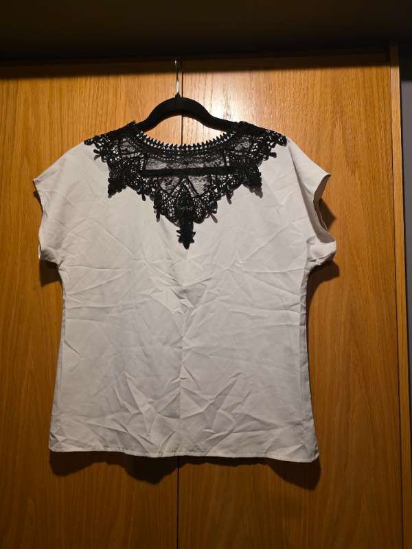 Drapp bolur með blúndu