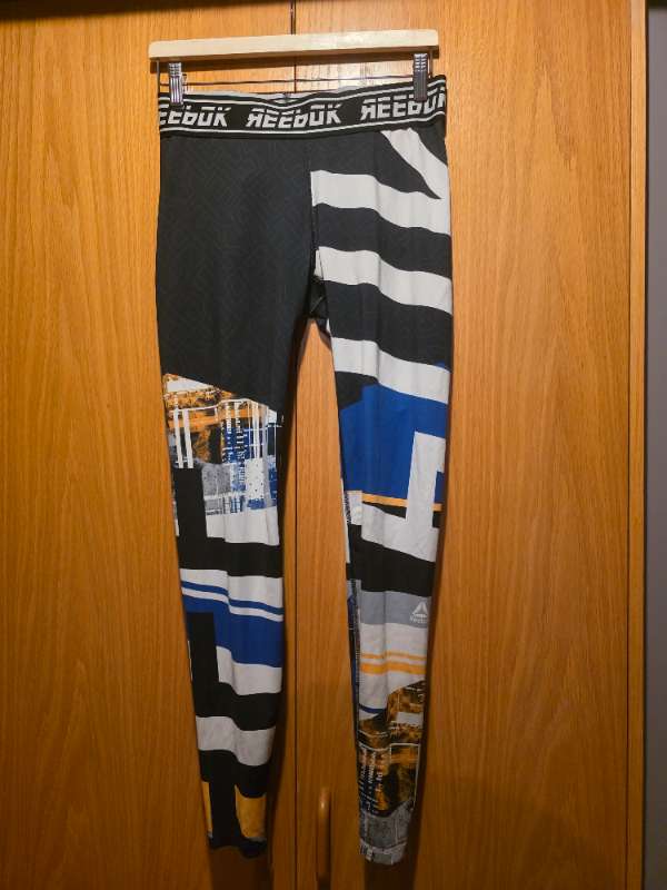 Reebok ræktarbuxur marglitar