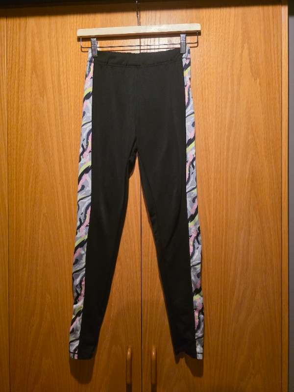 Svartar /munsturrönd ræktarbuxur barna