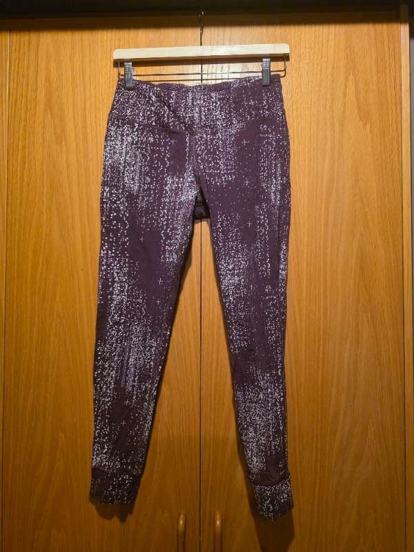 Fjólubláar reebok ræktarbuxur