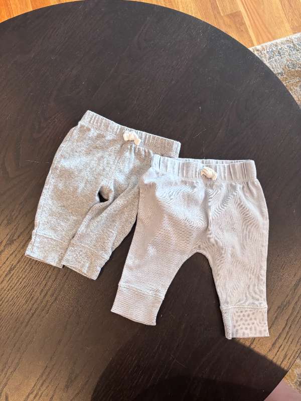 2 joggingbuxur Carter's