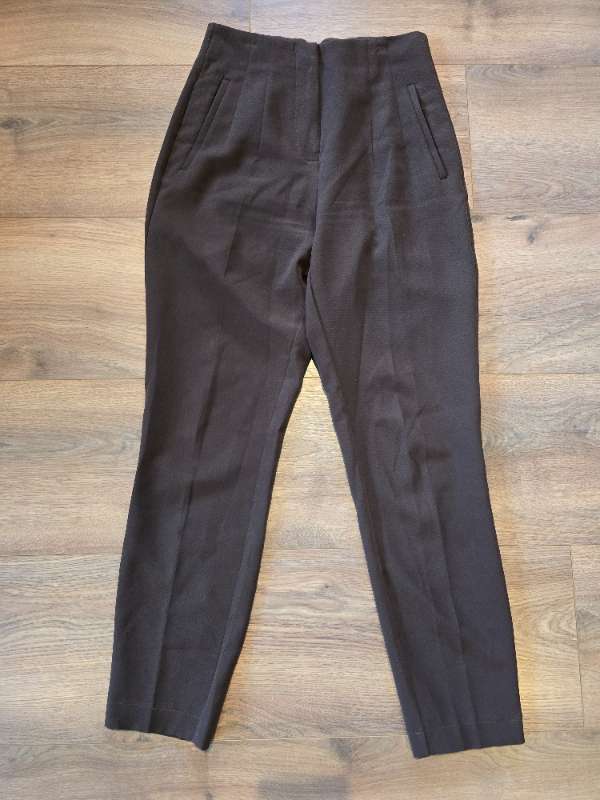 Brúnar buxur